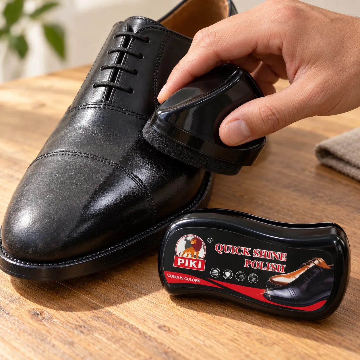 PIKI Quick Shine Polish – lešticí houbička na černou obuv 70376
